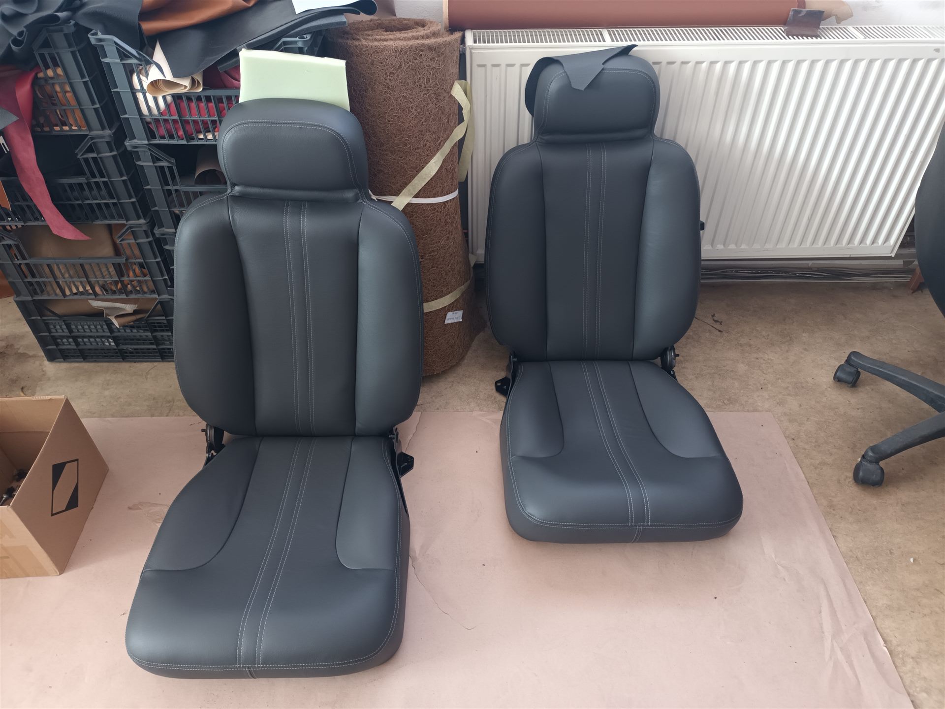 DeLorean DMC-12 — Upholstery